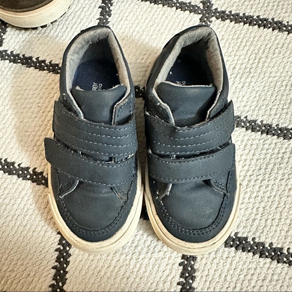 Lot of Pre-owned boy’s shoes sizes 6 / 7 / 8 - Picture 2 of 12